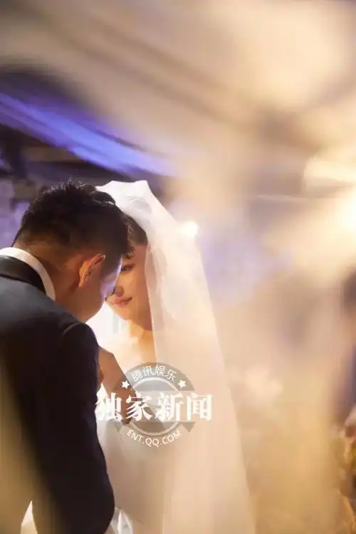 张馨予大婚正式升级军嫂泪洒婚礼现场当晚酒席人均5000元