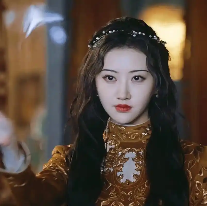 司藤:景甜饰演小5岁男主太奶奶,女王气场全开,这次挑对了角色