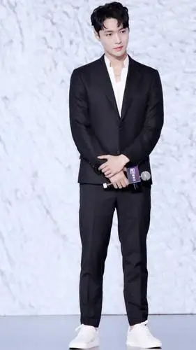 张艺兴 78 180517爱奇艺世界大会-堆糖,美好生活研究所