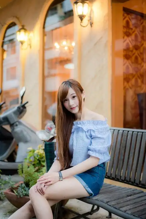 长裙气质少妇魔鬼身材豪乳高清写真_性感美女_美桌图片库