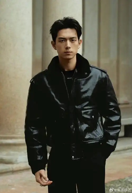 李现好清晰的八块腹肌##李现瘦了18斤后的腹肌