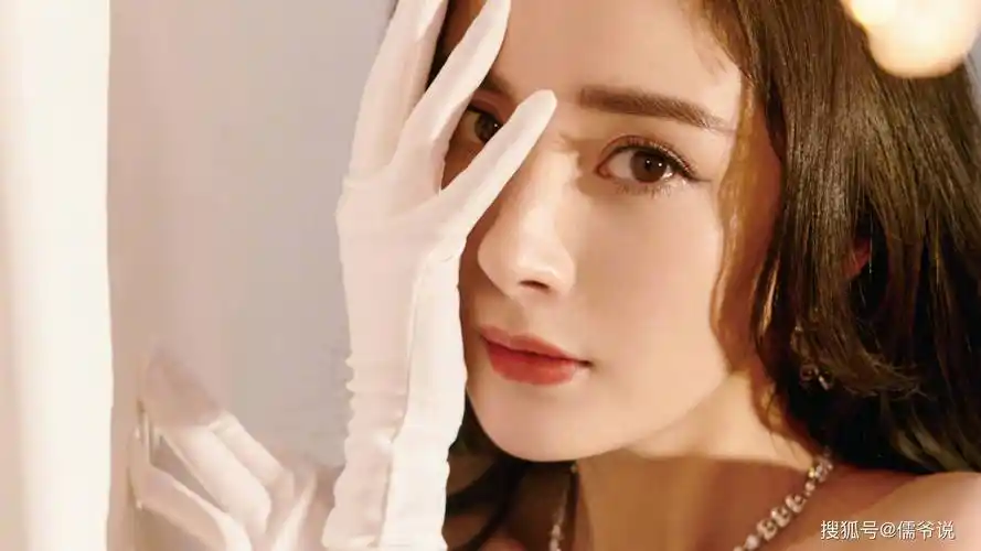 曾为嘉行签下3亿对赌协议,连续三年无休拼命工作_迪丽热巴_公司