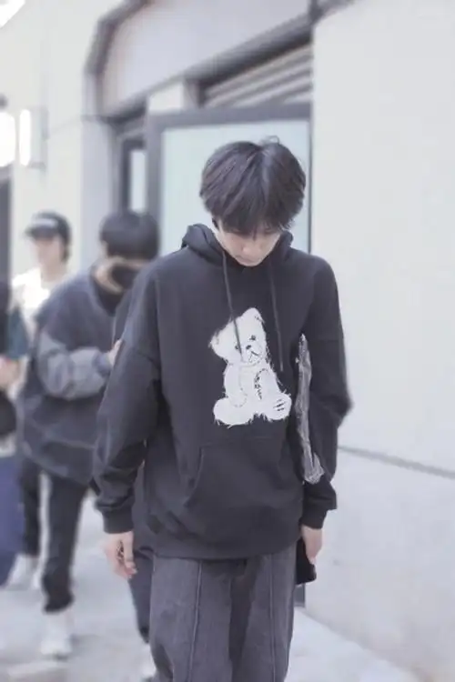 时代少年团刘耀文同款小熊卫衣韩版加绒加厚连帽卫衣女粉丝应援服sn