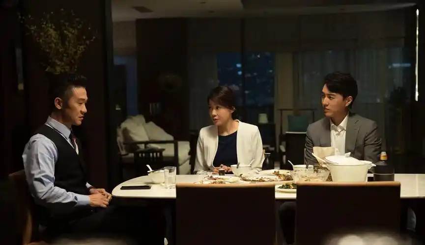 《突围》剧照《人民的财产》后来虽然是以《突围》为名正式播出,但