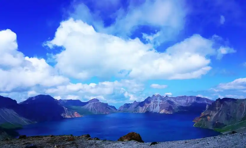长白山天池全景