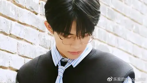 20岁易烊千玺获金像奖双项提名实至名归未来可期