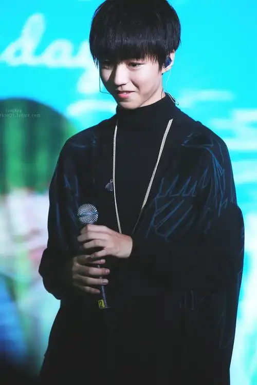 王俊凯 2016.9.21王俊凯17岁生日会 cr.logo