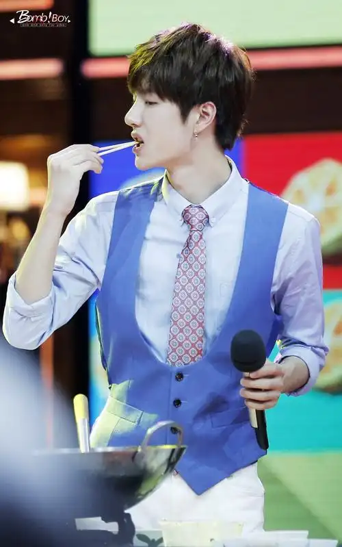 160726 天天向上录制 @uniq-王一博 cr:logo