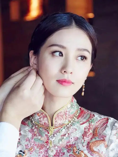 幸福感最强的明星婚礼刘诗诗中式新娘造型