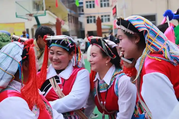 伴着秋凉,记者走进了贡山独龙族怒族自治县捧当乡.