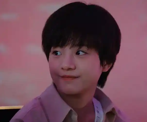 李庚希 二十不惑里今天柠萌官方发了个没有李庚希