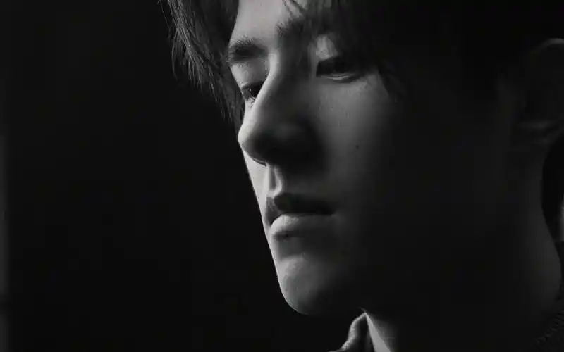 刘昊然帅气写真图片桌面壁纸