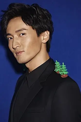 王传君现身婚礼,长发胡须颓废风,做中国莱昂尔多证明自己.