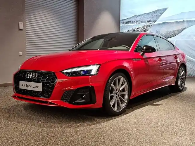 新款奥迪a5sportback海外实车外观小幅调整运动气息依旧