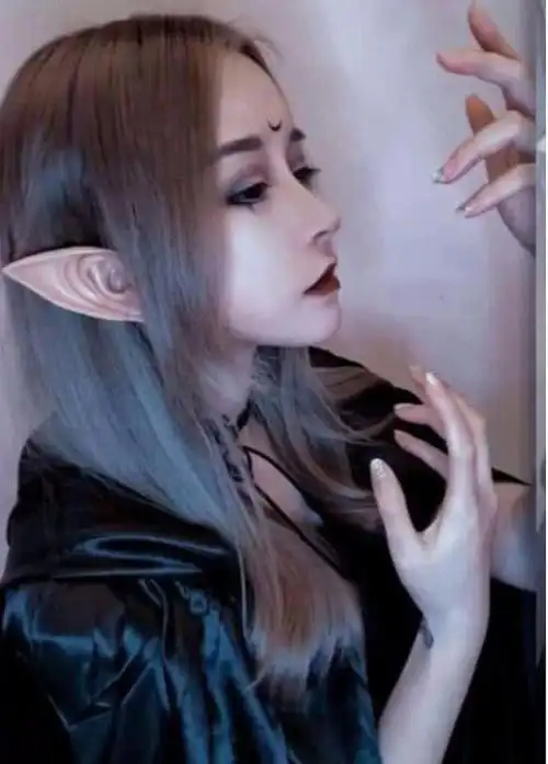 吸血鬼姐姐走红素颜出镜那瞬间网友抖音最萌女鬼