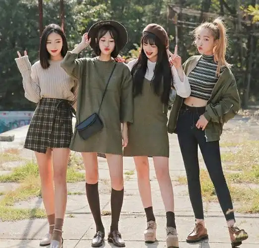 四人闺蜜装图片不一样的闺蜜装图片