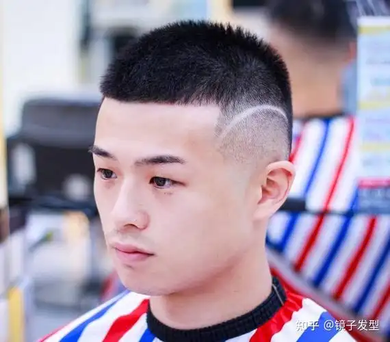 这是很多男士梦想拥有的一种发型,那就是利落的寸头了