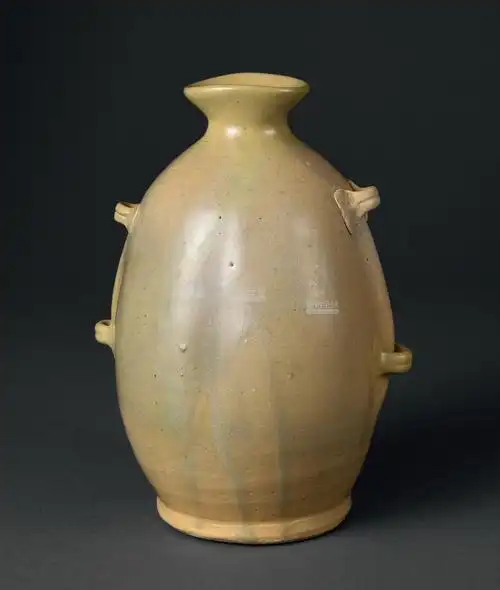 唐越州窑四系穿带瓶