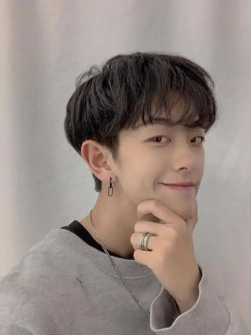 学生党纹理烫帅不止三秒