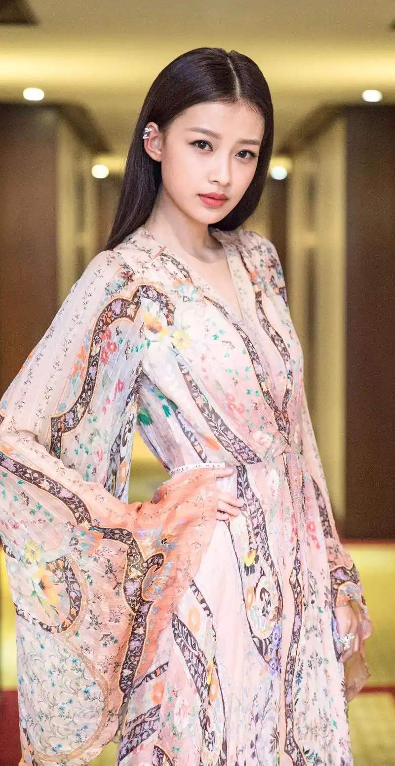 孙怡高清写真,如花似玉,明艳动人