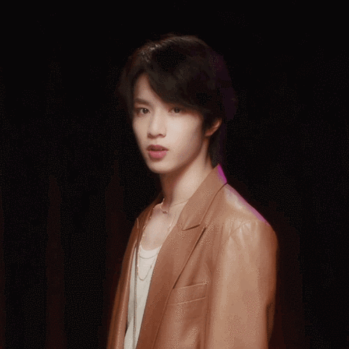 楼人刘耀文今晚gucci看秀造型