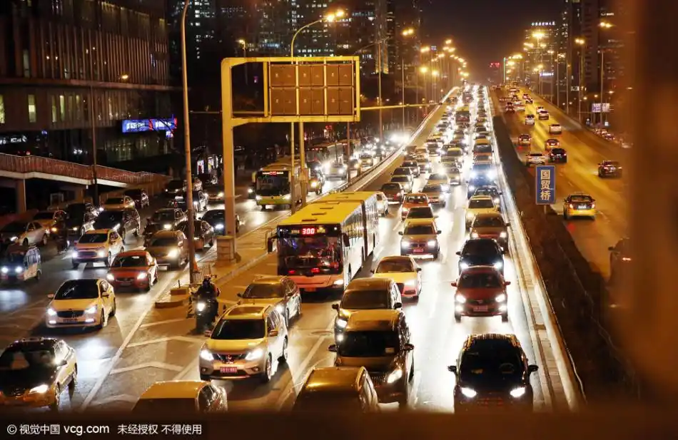 北京2016年首个工作日 晚高峰拥堵不堪