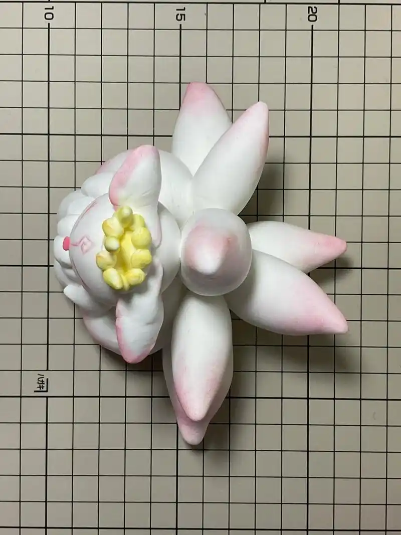 超轻粘土|九尾小狐狸 为颜宝儿捏的九尾小狐狸 这大尾巴大耳朵我真的