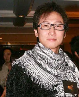 洪天明个人资料简介洪天明家庭背景图片资料 - 佩龙个人网