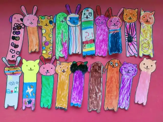 岱道庵小学幼儿园中一班小朋友《小书签 大创意》手工制作