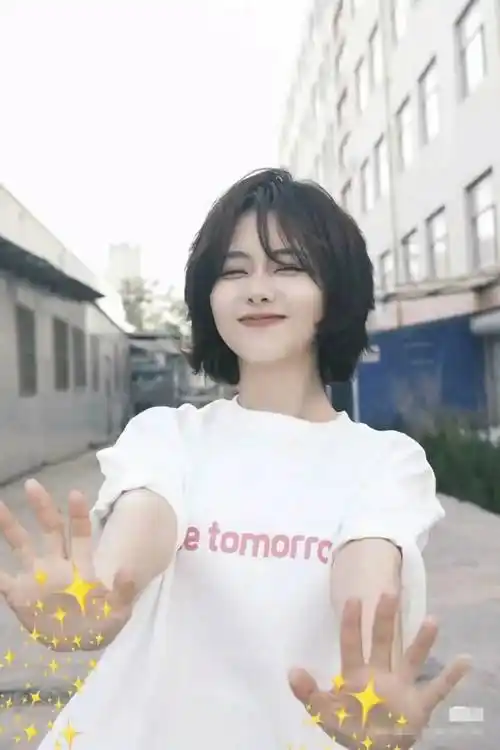 洋娃娃谭松韵,从《甄嬛传》到《你比星光美丽》,逆龄颜值太令人羡慕!