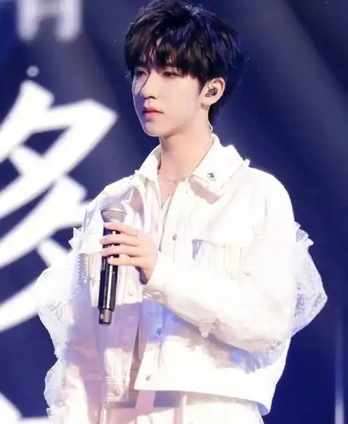 贺峻霖18岁生日快乐