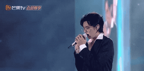 吴亦凡,张艺兴,黄子韬今年都有登台,但唯独鹿晗缺席.