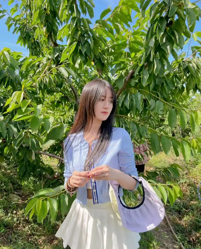冰妍果园生活照真漂亮,美女摘得果实最甜了 #袁冰妍
