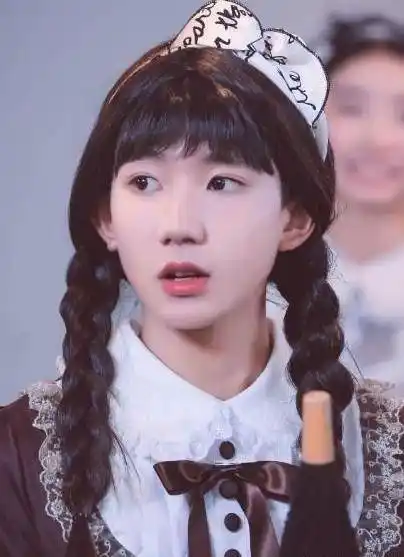 男明星女装照许凯妖娆王源乖巧可爱他却让无数女生羡慕