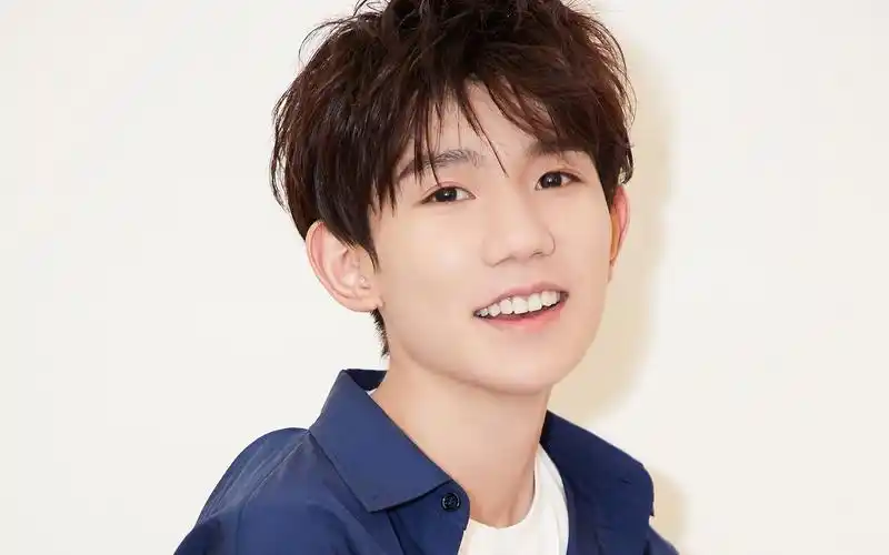 王源帅气图片高清桌面电脑壁纸