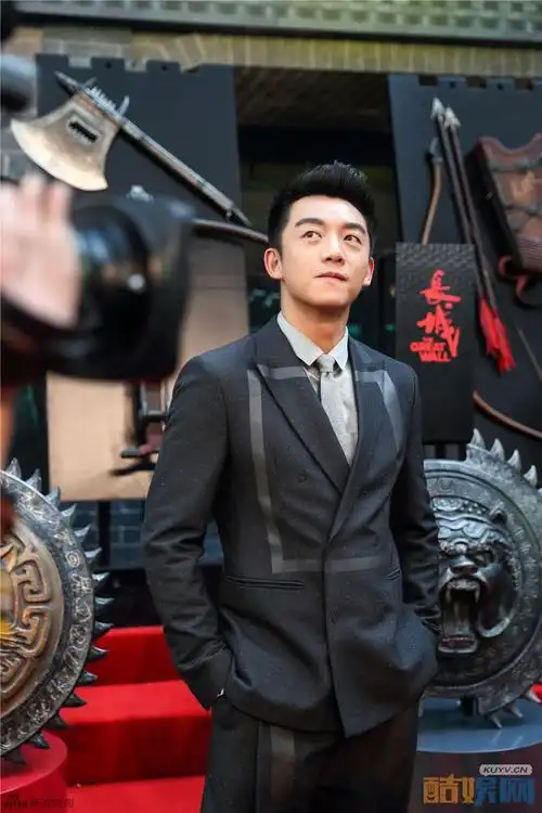 郑恺出席活动照