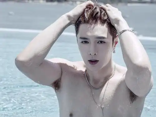 偶像包袱难放下继鹿晗之后张艺兴演警察也被质疑发型第一