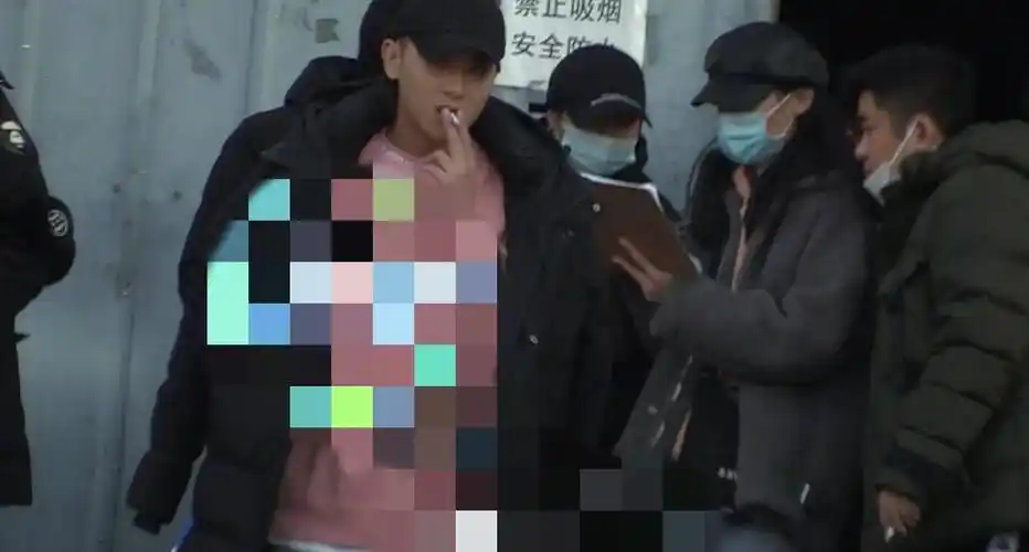 黄子韬禁烟标语前抽烟 原因竟然是这样