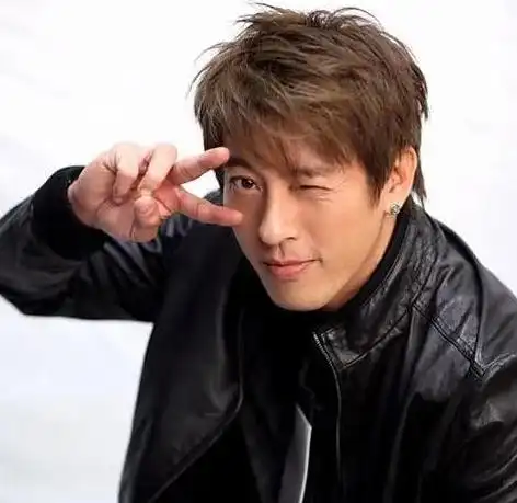 "令狐冲"吕颂贤和妻子麦景婷恩爱26年,只吃素食,为何没生孩子