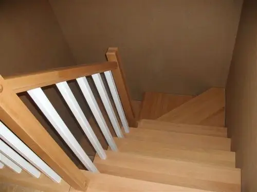 鑫丰弧度扶手榉木楼梯xfa53