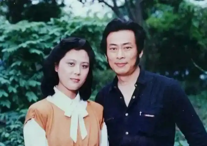 老照片(519) 上影演员王诗槐和第一个妻子张晓月. - 抖音