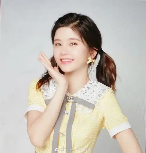 偶像美少女歌手snh48-林思意迷人写真美照