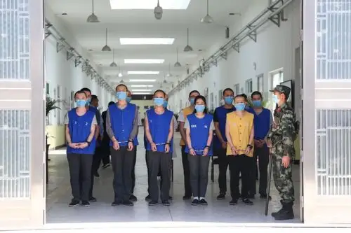 长治中院依法对程志兵等31人涉黑案一审公开宣判