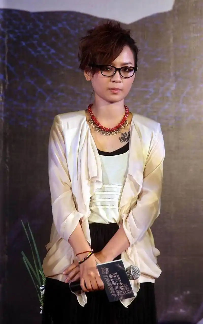 2,周笔畅下面会去录制《密室大逃脱》.