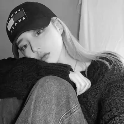 女生冷酷霸气黑白头像图片