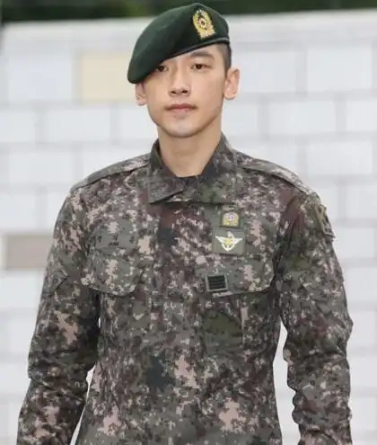 图权志龙服兵役照片欣赏小平头不减半分帅气