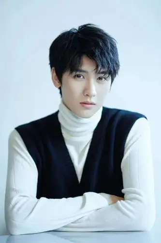 bazaar7015黄俊捷 #maxiu studio 出品#|摄影|修图/后期|修图师七