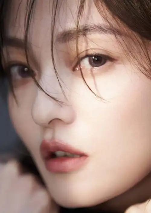 > 张韶涵清新优雅时尚写真图片(8/9)