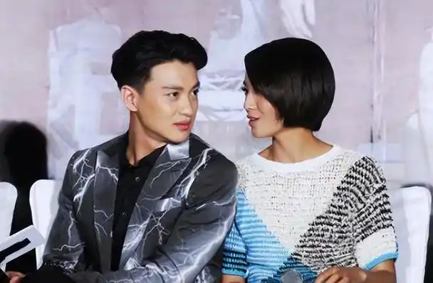 新一代"岩男郎"周一围,凭借能力娶妻子朱丹,儿女双全幸福美满