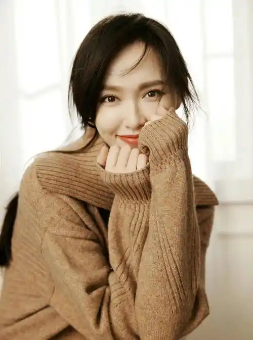 明星唐嫣写真造型:甜美女神,唯美端庄